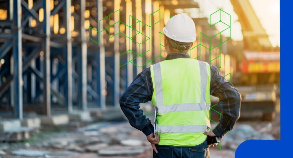 Materiais inovadores na construção civil: homem em obra olhando os resultados
